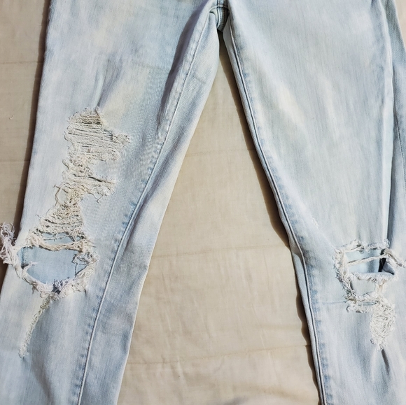 💖 American Eagle Light Wash Jeggings - Picture 6 of 7